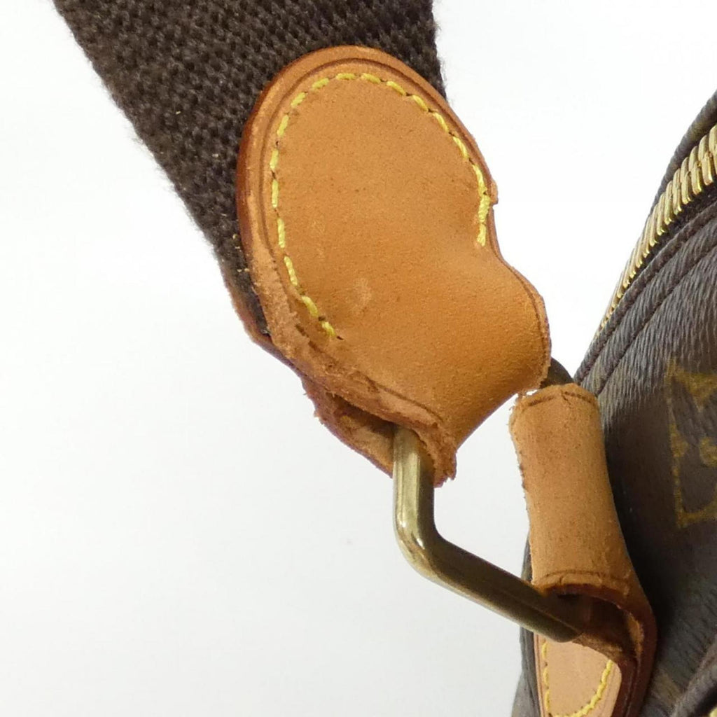Louis Vuitton Marron Coated Canvas Shoulder Bag (Pre-Owned)