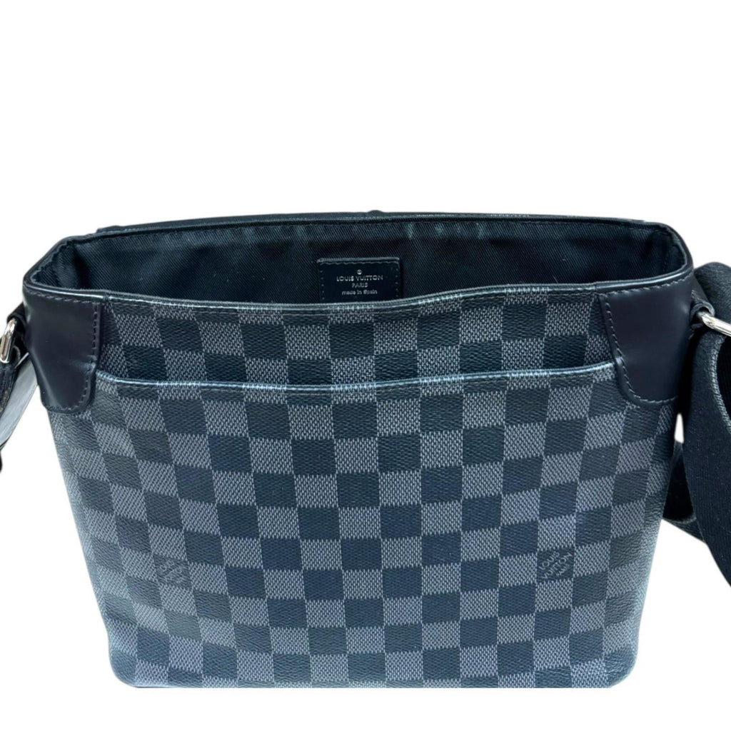Louis Vuitton Black Gray Or Damier Graphite Shoulder Bag (Pre-Owned)