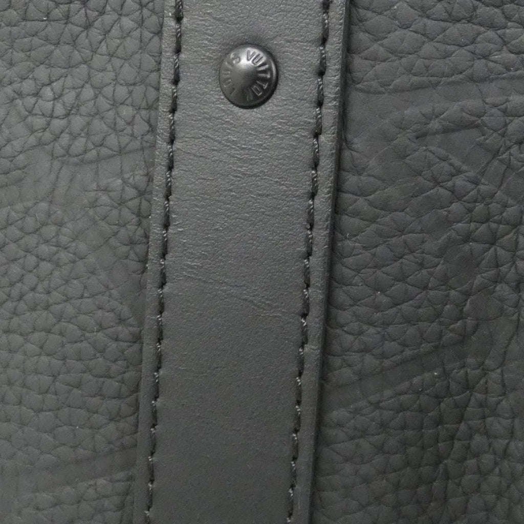 Louis Vuitton Black Leather Shoulder Bag (Pre-Owned)