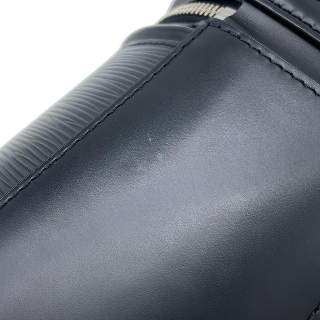 Louis Vuitton Black Leather Handbag (Pre-Owned)