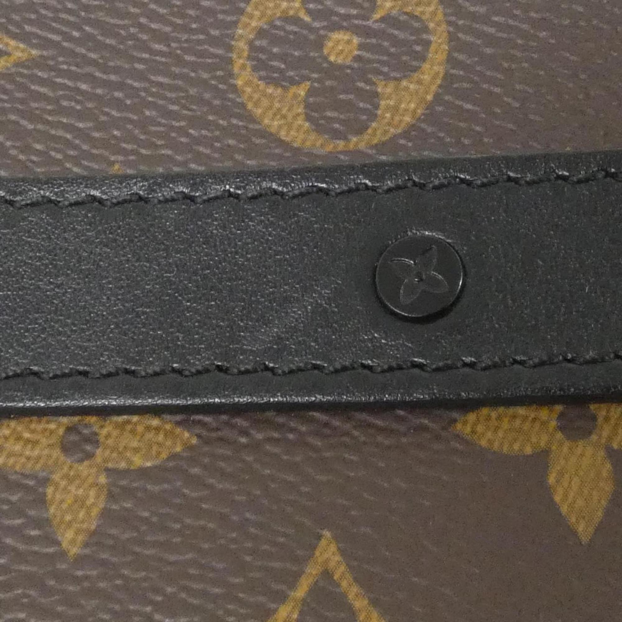 Louis Vuitton Marron Coated Canvas Shoulder Bag (Pre-Owned)