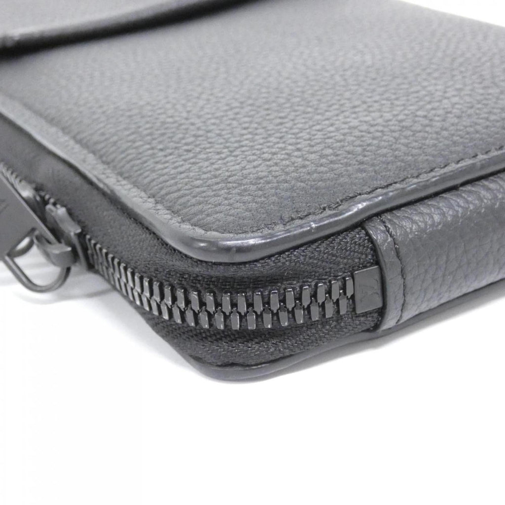 Louis Vuitton Black Leather Shoulder Bag (Pre-Owned)