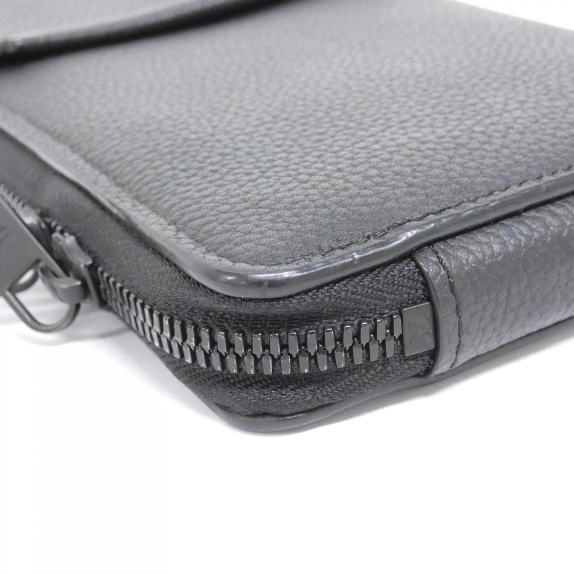 Louis Vuitton Black Leather Shoulder Bag (Pre-Owned)