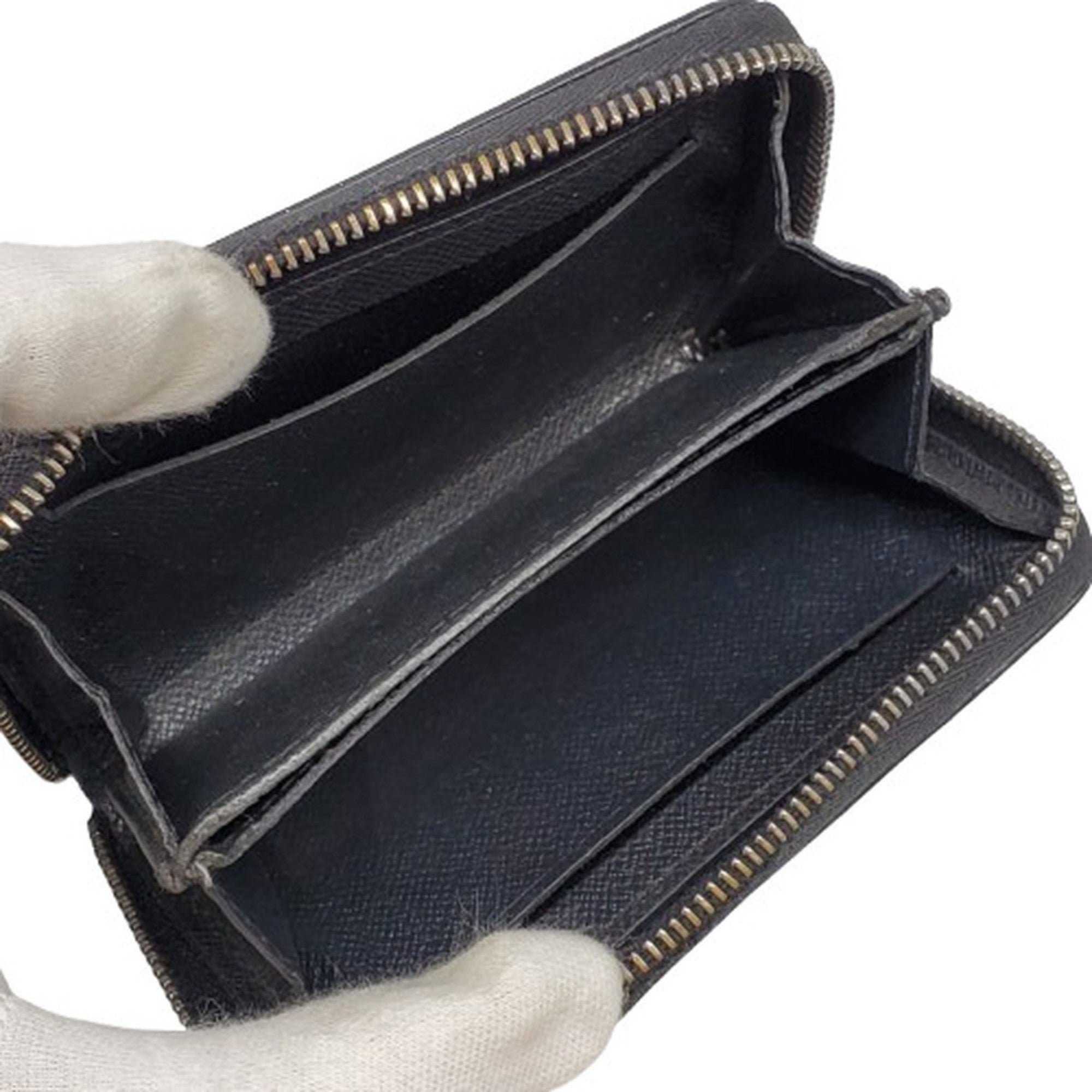 Louis Vuitton Taiga Black Taiga Leather Coin Purse/Coin Case (Pre-Owned)