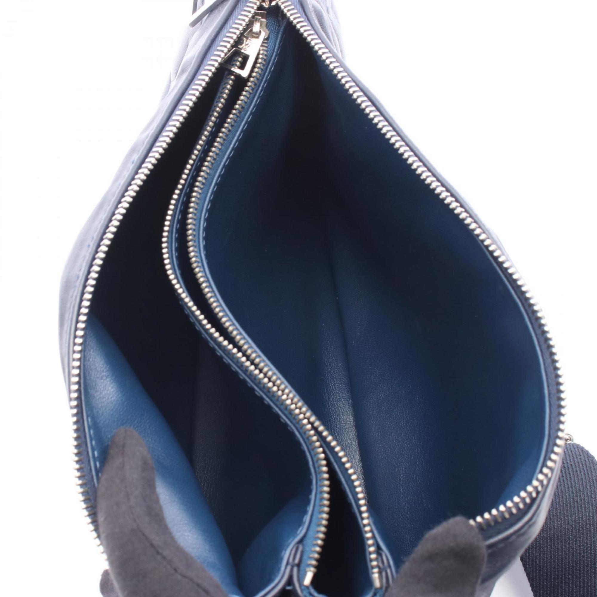 Louis Vuitton Navy Shoulder Bag (Pre-Owned)