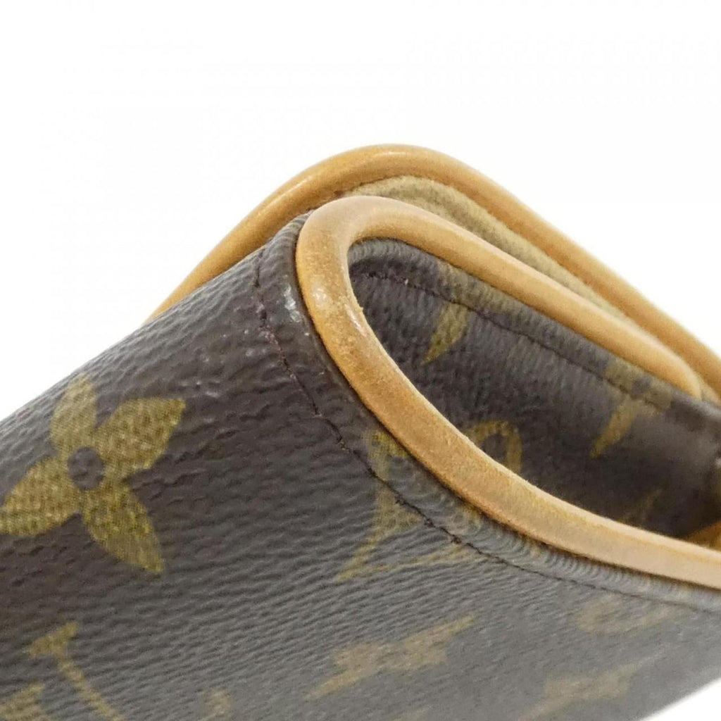 Louis Vuitton Marron Coated Canvas Pochette Shoulder Bag (Pre-Owned)