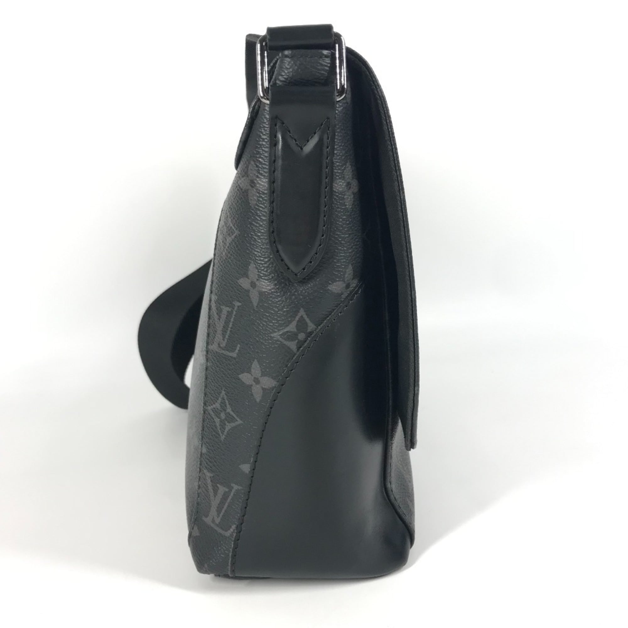 Louis Vuitton Black Monogram Eclipse Monogram Eclipse Messenger Bag Shoulder Bag (Pre-Owned)