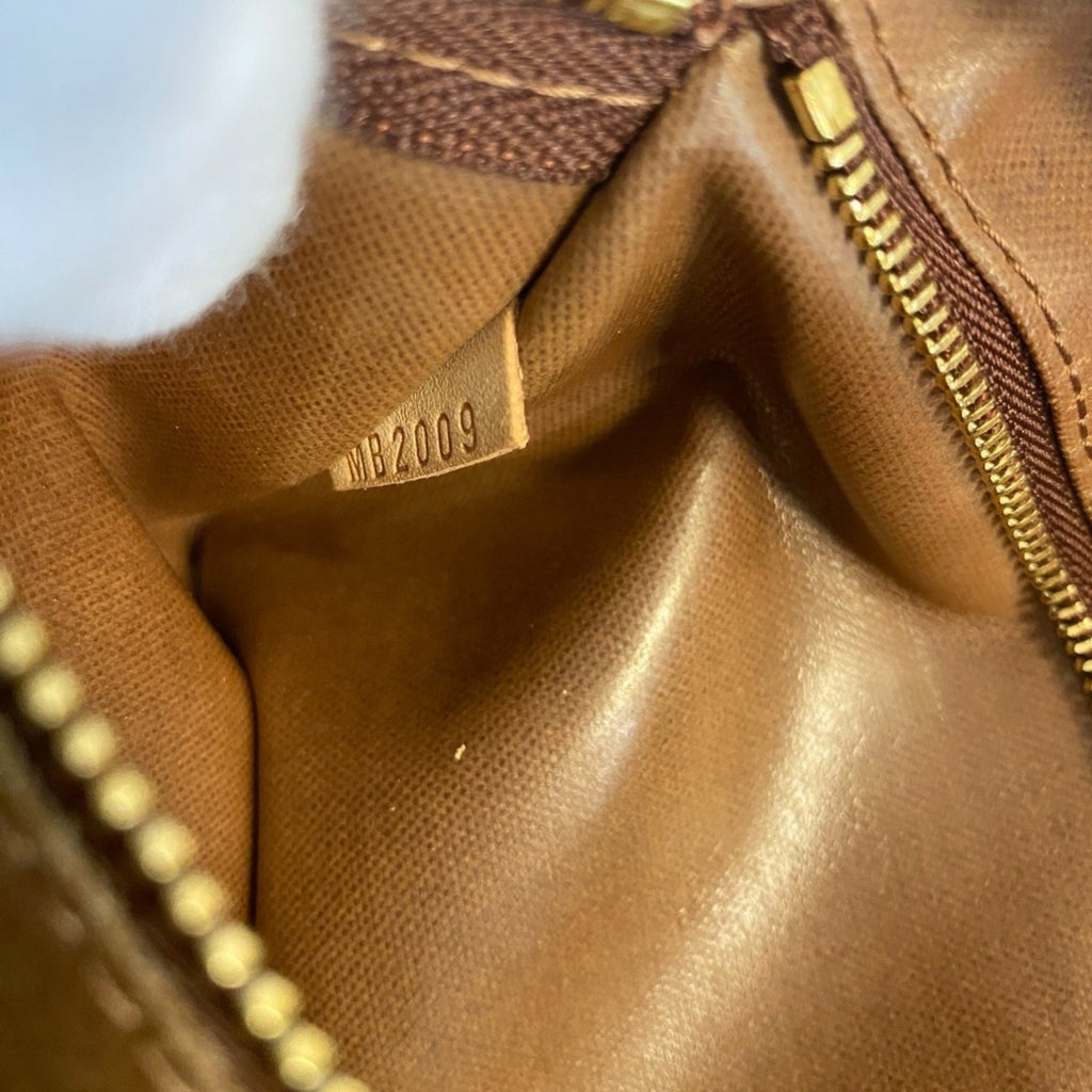 Louis Vuitton Brown Leather Clutch Bag Pouch (Pre-Owned)