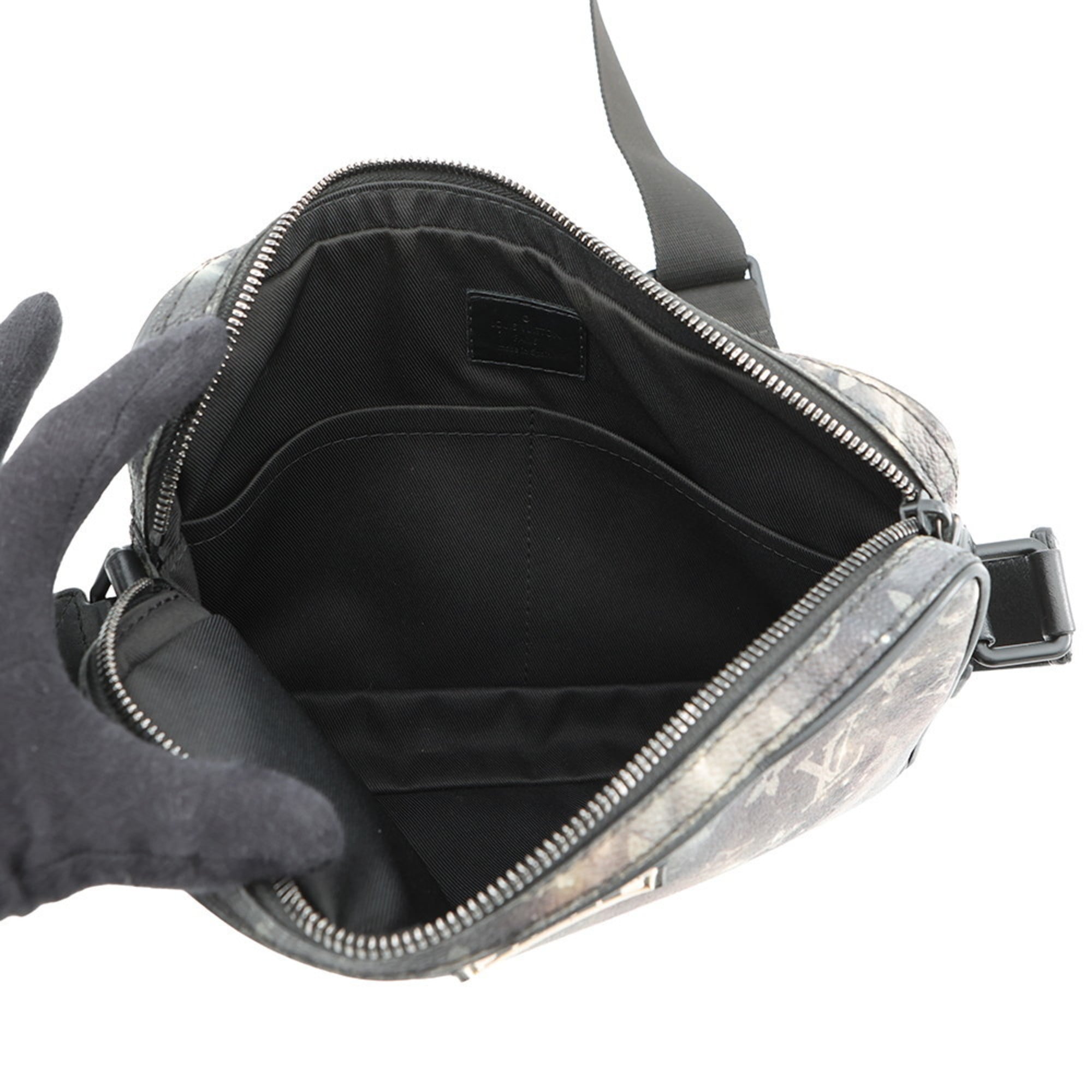 Louis Vuitton Black Noir Shoulder Bag (Pre-Owned)