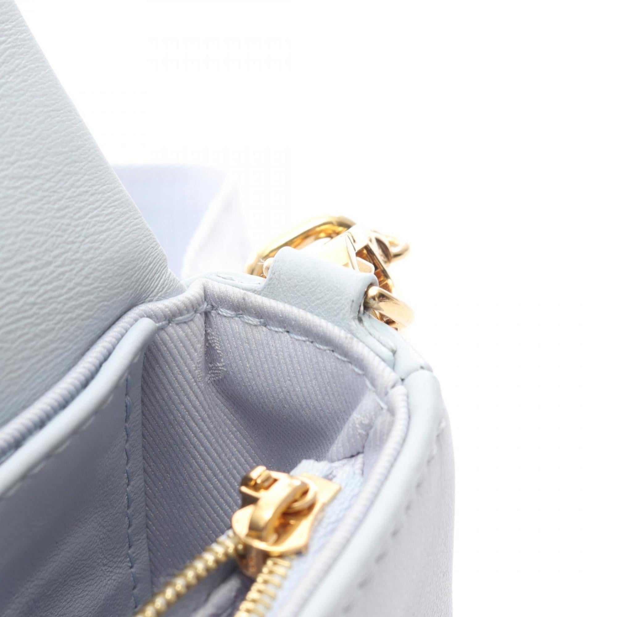 Louis Vuitton Blue Leather Shoulder Bag (Pre-Owned)