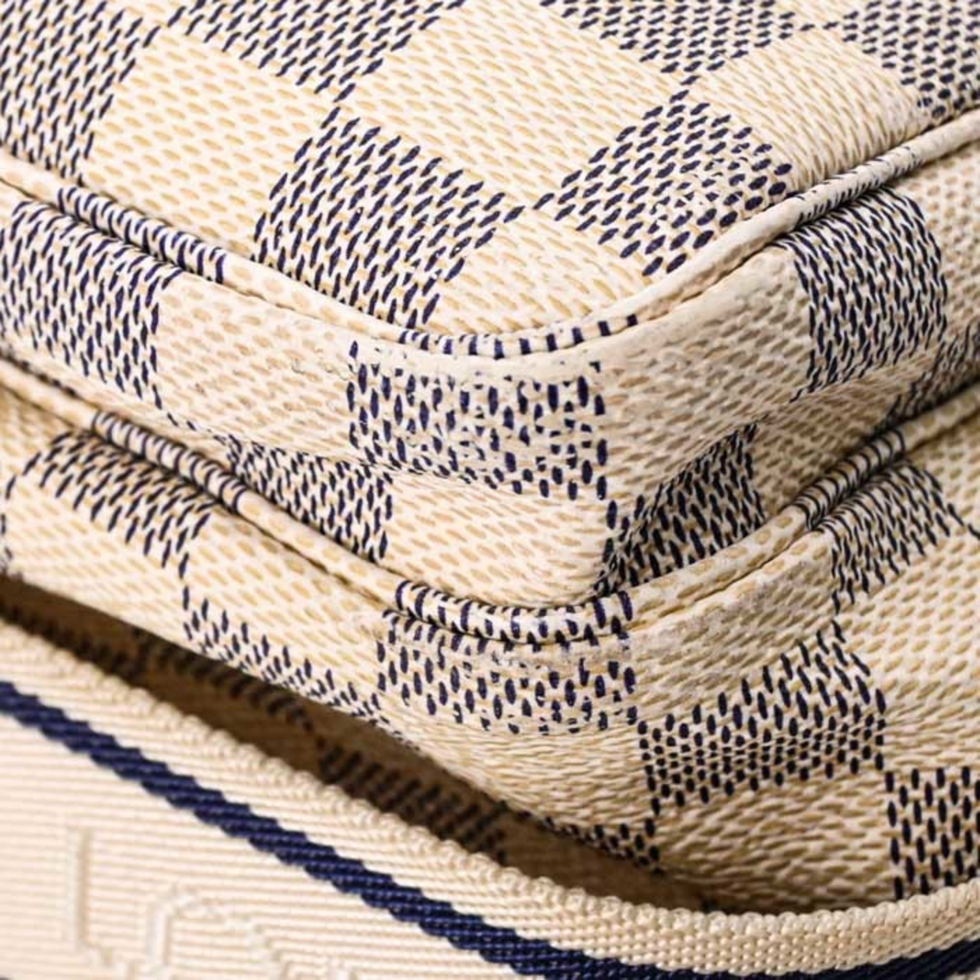Louis Vuitton Damier Azur Off-White Damier Azur Shoulder Bag (Pre-Owned)