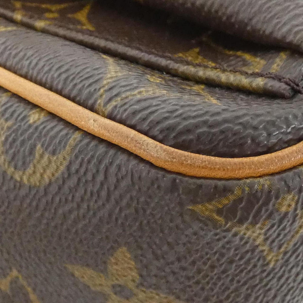 Louis Vuitton Marron Coated Canvas Shoulder Bag (Pre-Owned)