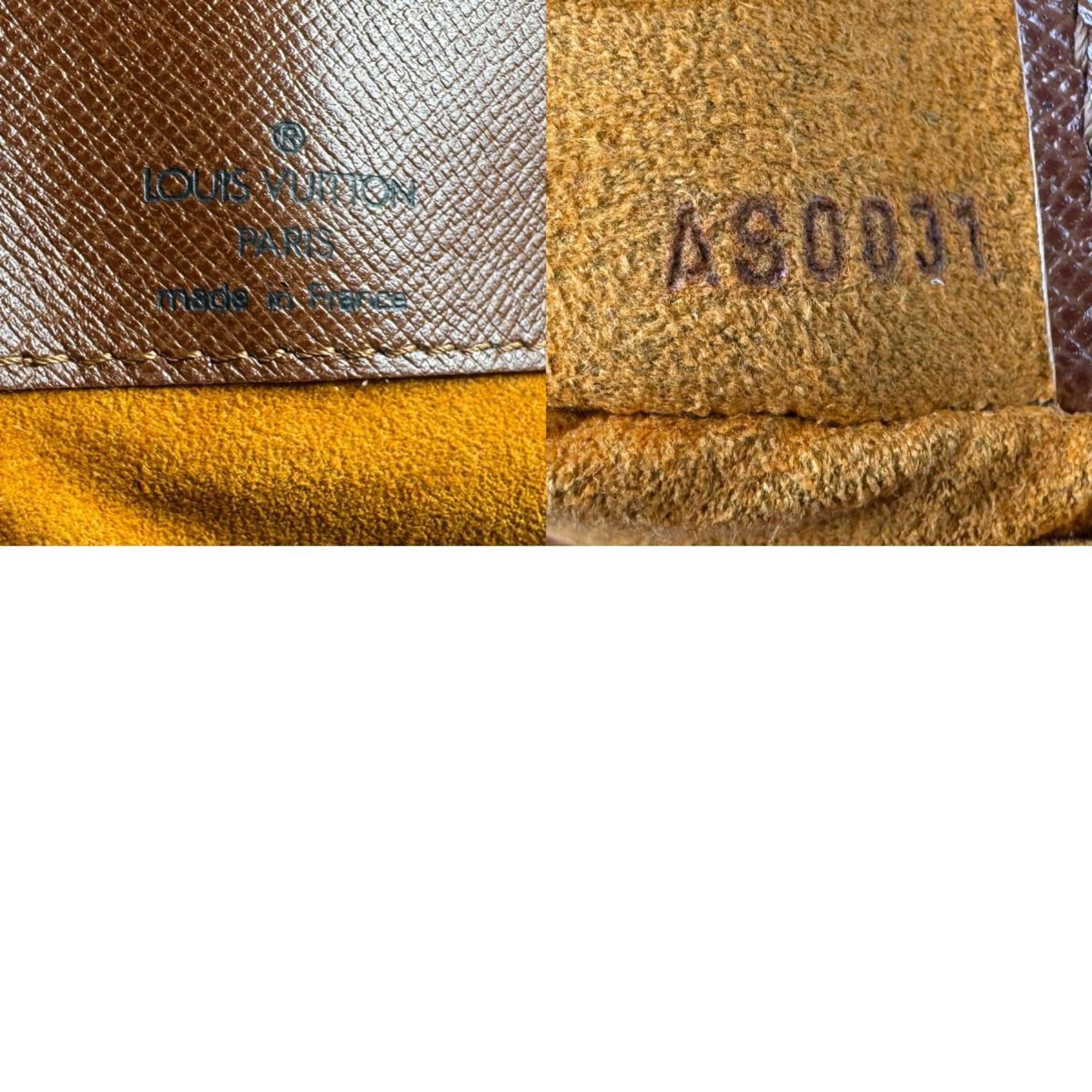 Louis Vuitton Brown Monogram Monogram Shoulder Bag (Pre-Owned)
