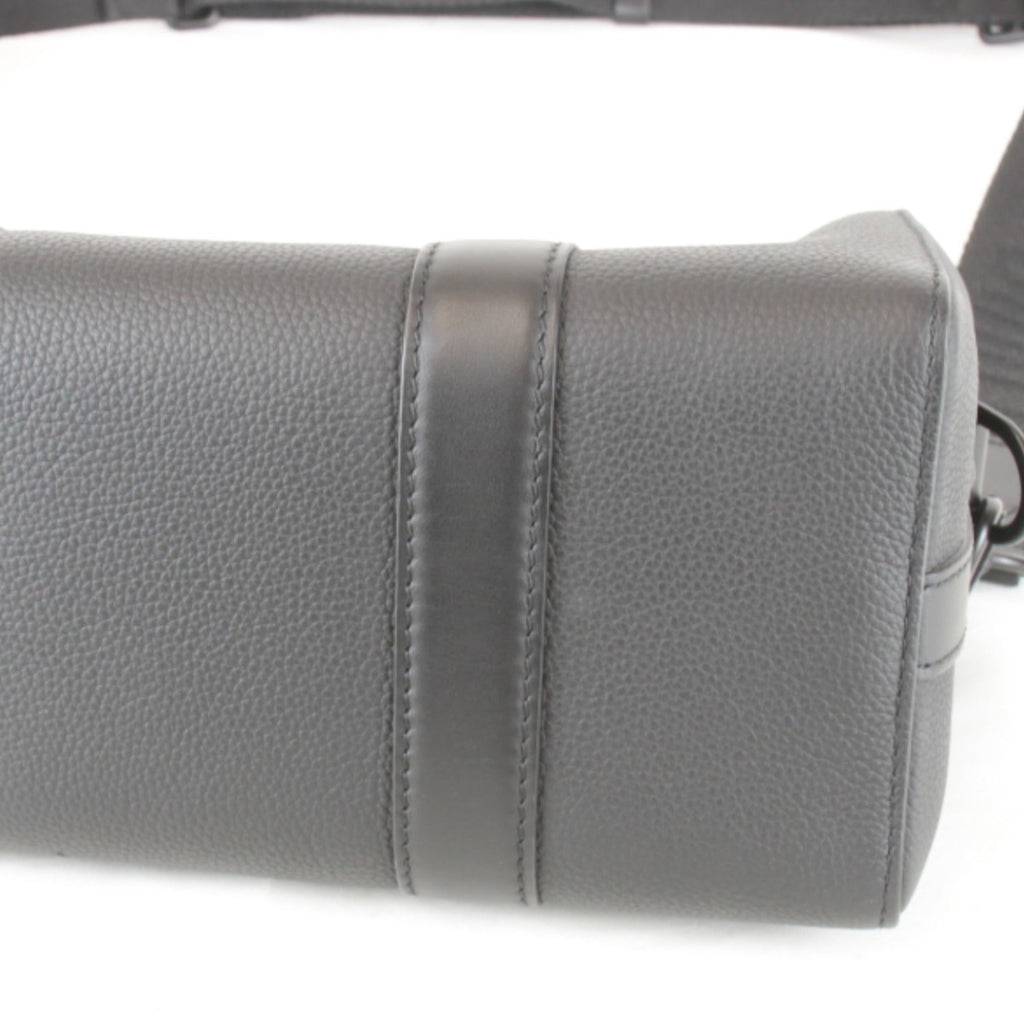 Louis Vuitton Black Leather Shoulder Bag (Pre-Owned)