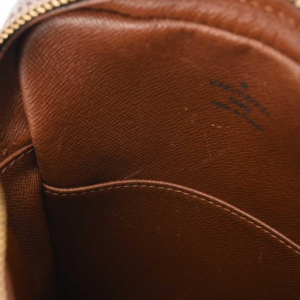 Louis Vuitton Brown Monogram Monogram Shoulder Bag (Pre-Owned)