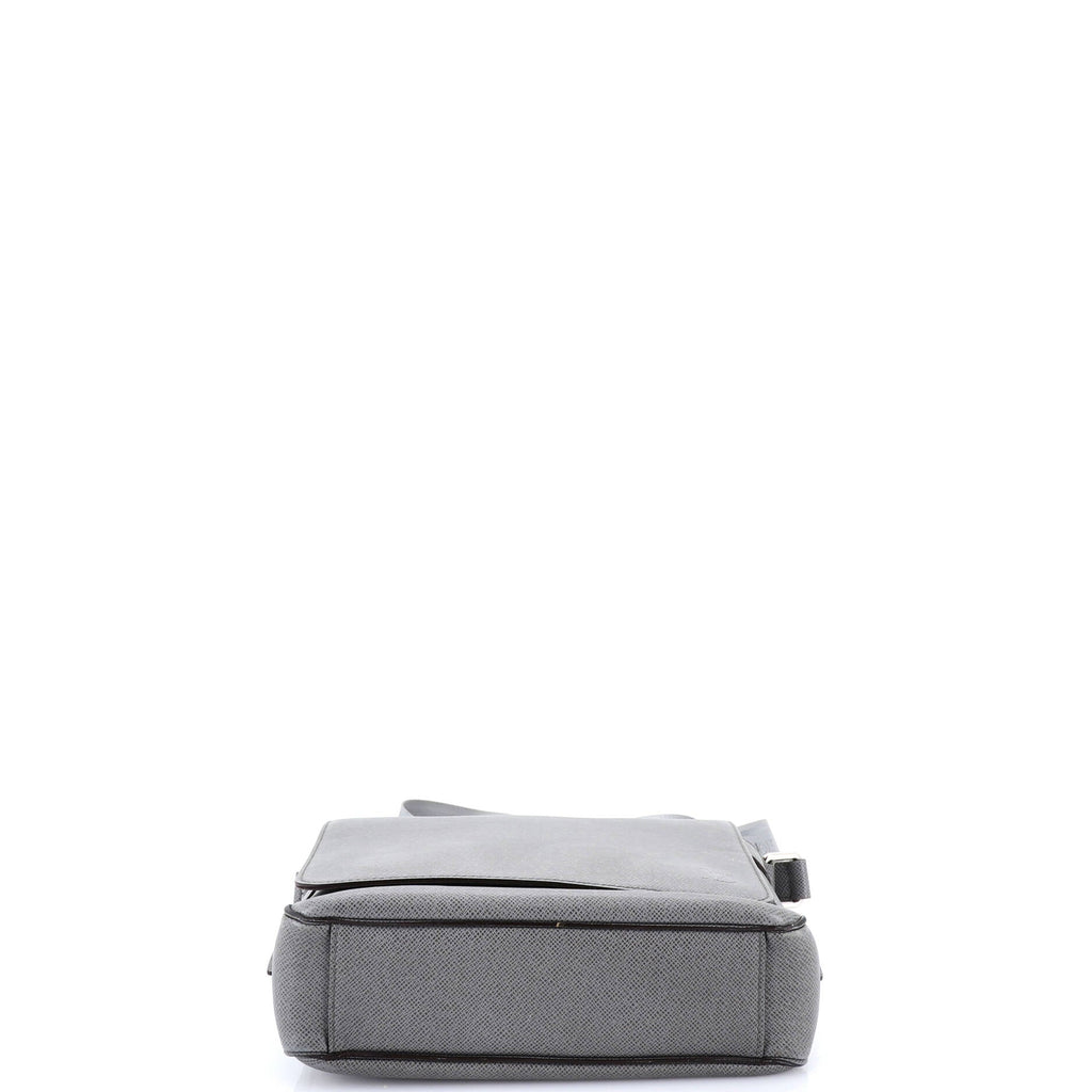 Roman Handbag Taiga Leather PM