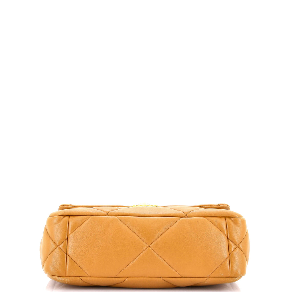 19 Flap Bag Quilted Leather Medium