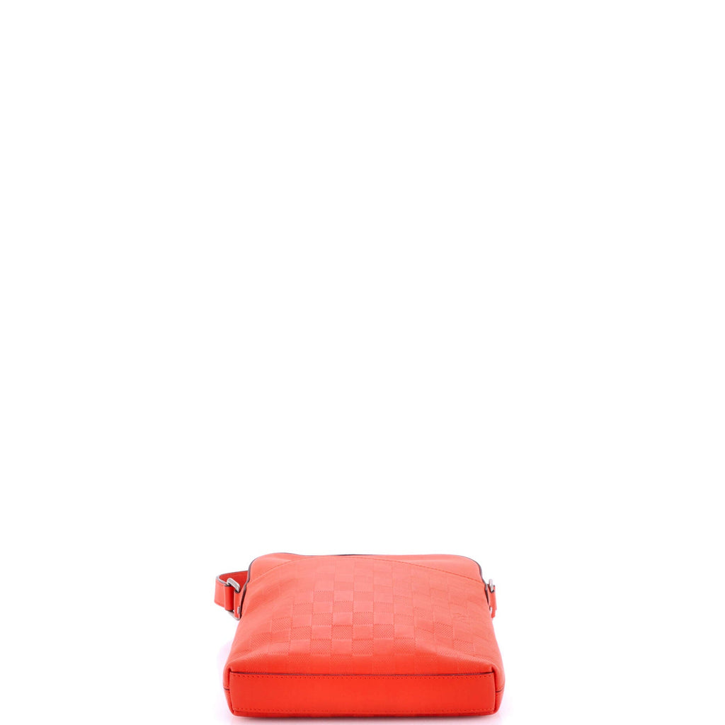 District Pochette Damier Infini Leather