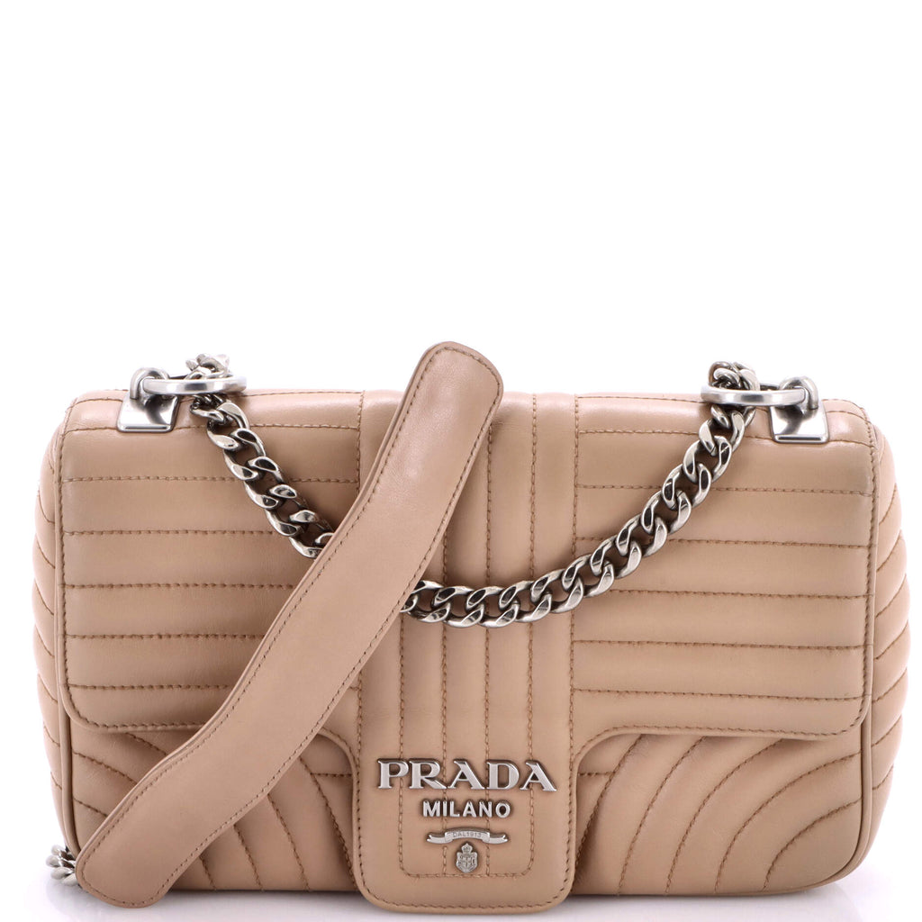 Chain Flap Shoulder Bag Diagramme Quilted Leather Medium