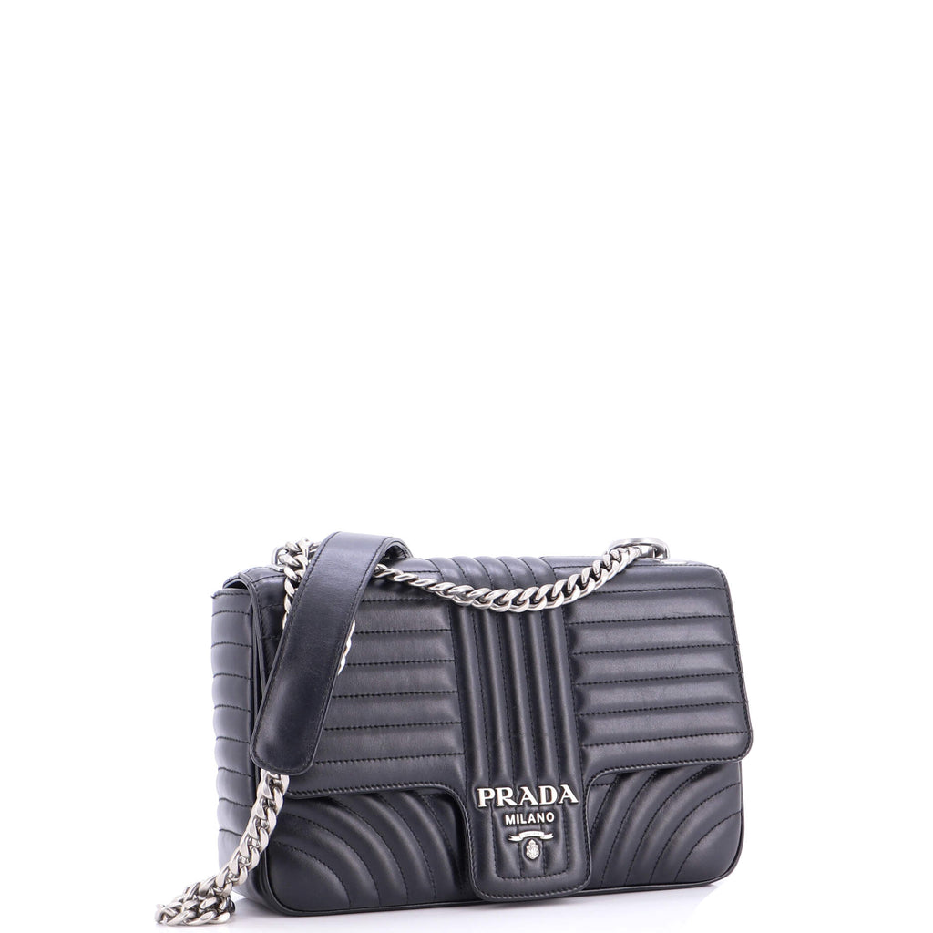 Chain Flap Shoulder Bag Diagramme Quilted Leather Medium