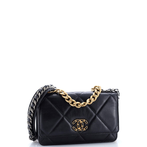 19 Wallet on Chain Quilted Lambskin
