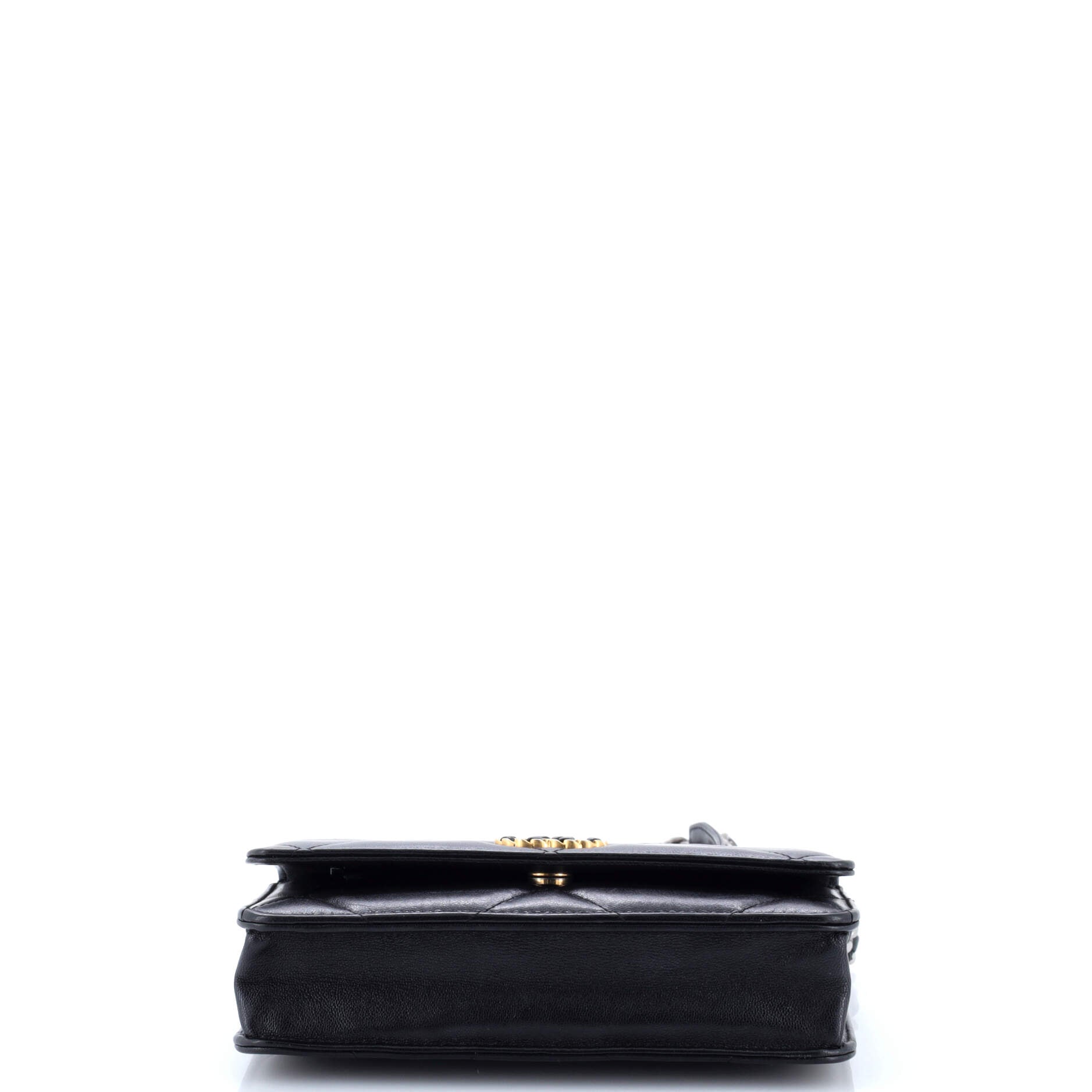 19 Wallet on Chain Quilted Lambskin
