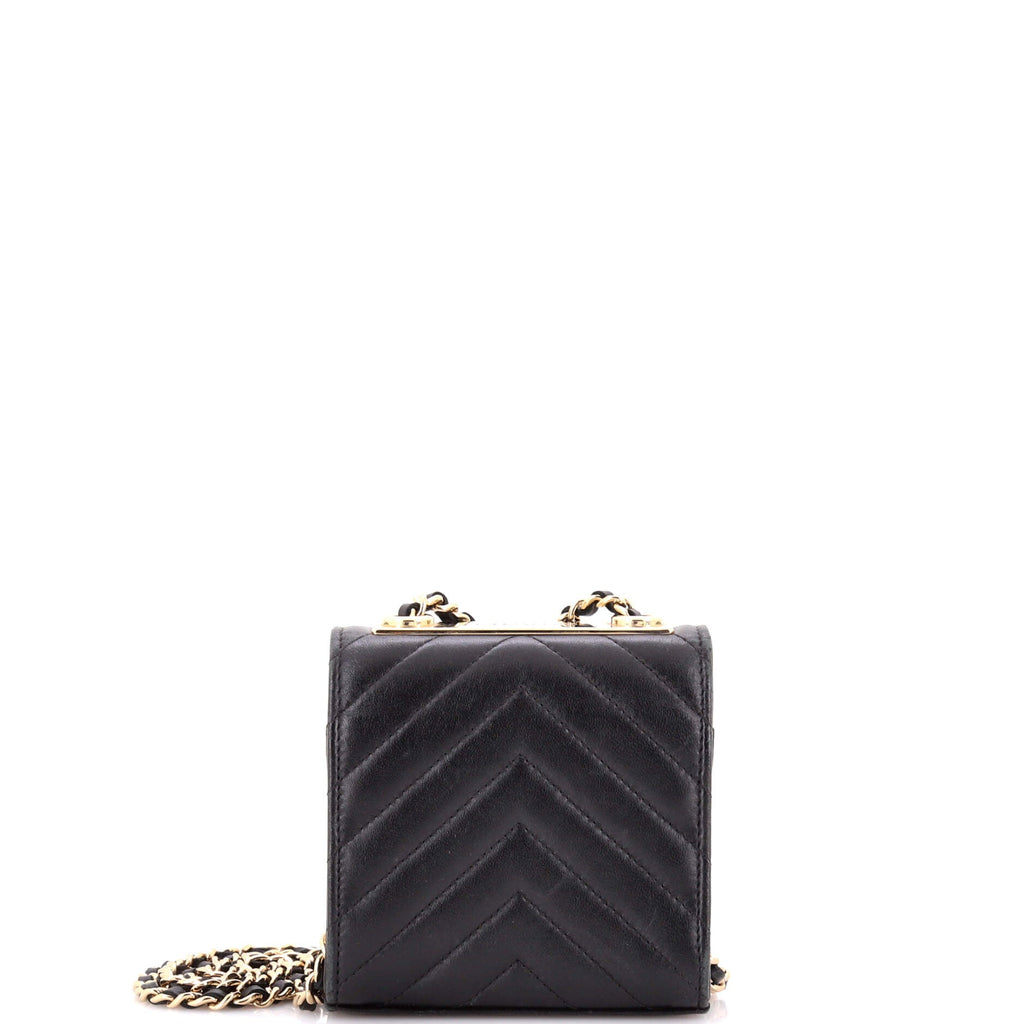 Trendy CC Clutch with Chain Chevron Lambskin Small
