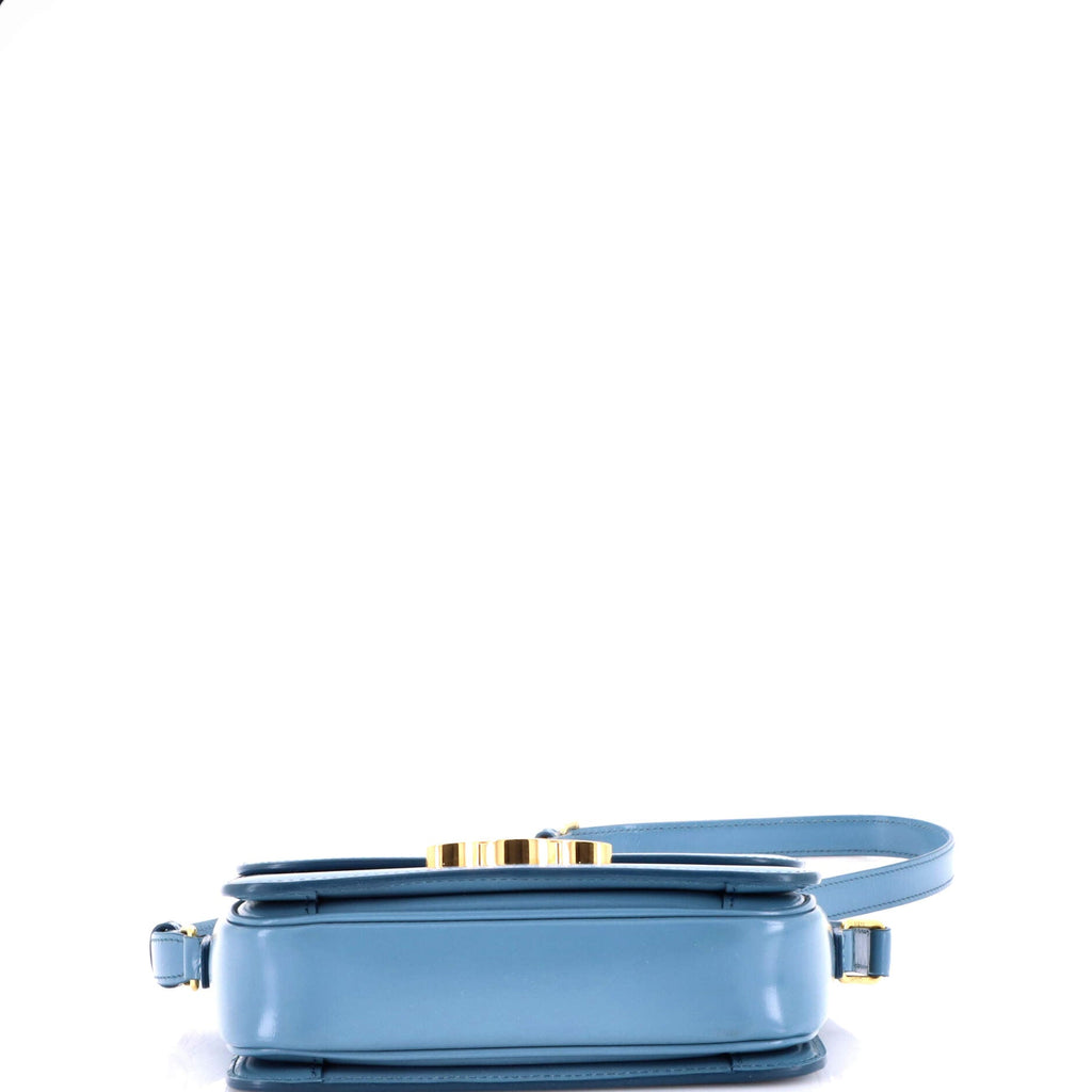 Triomphe Shoulder Bag Smooth Calfskin Teen
