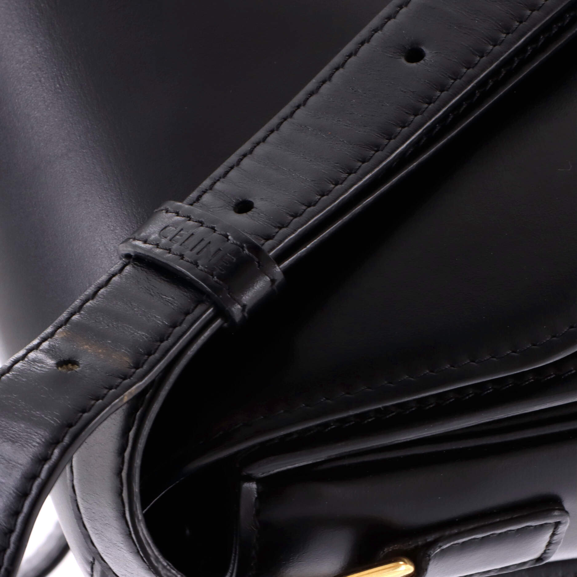 Triomphe Shoulder Bag Smooth Calfskin Medium