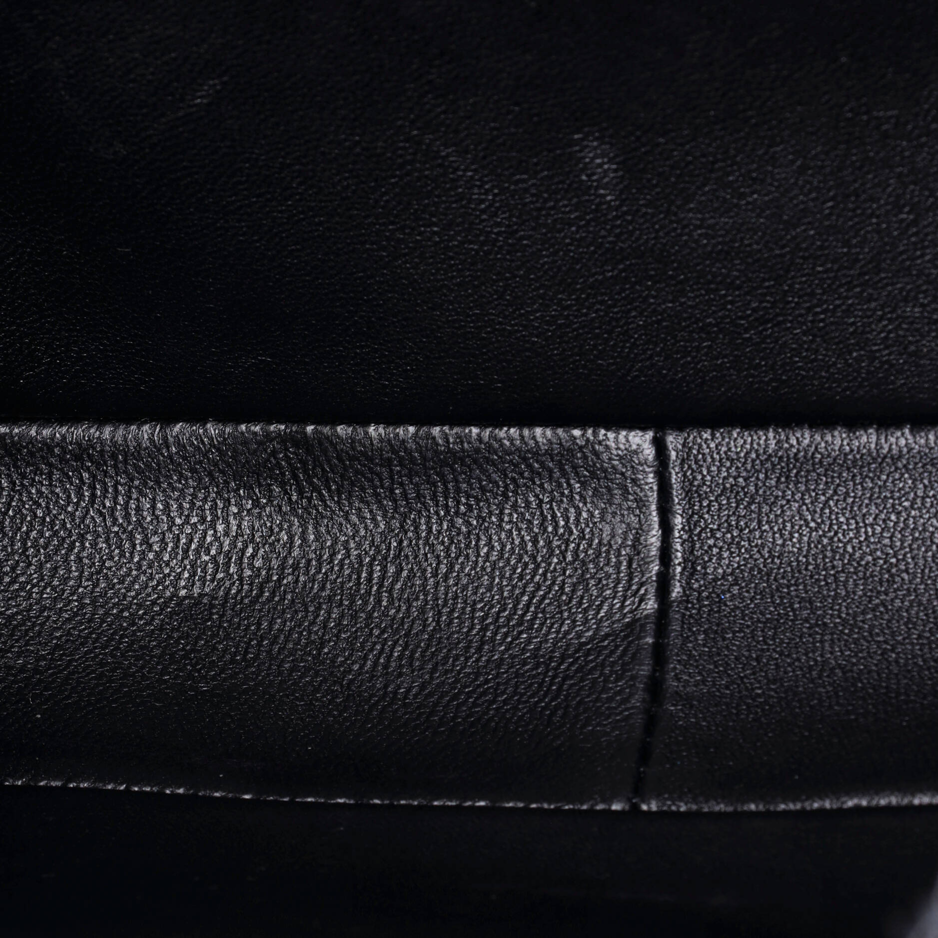 Triomphe Shoulder Bag Smooth Calfskin Medium
