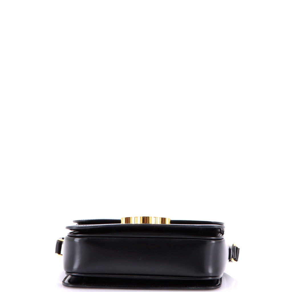 Triomphe Shoulder Bag Smooth Calfskin Teen