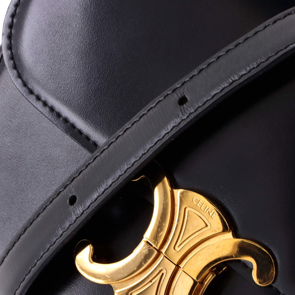 Triomphe Shoulder Bag Smooth Calfskin Teen