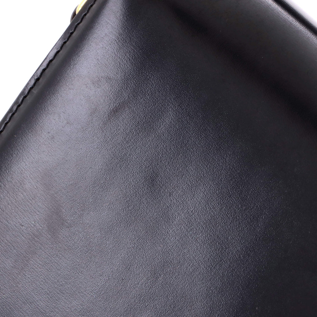 Triomphe Shoulder Bag Smooth Calfskin Teen