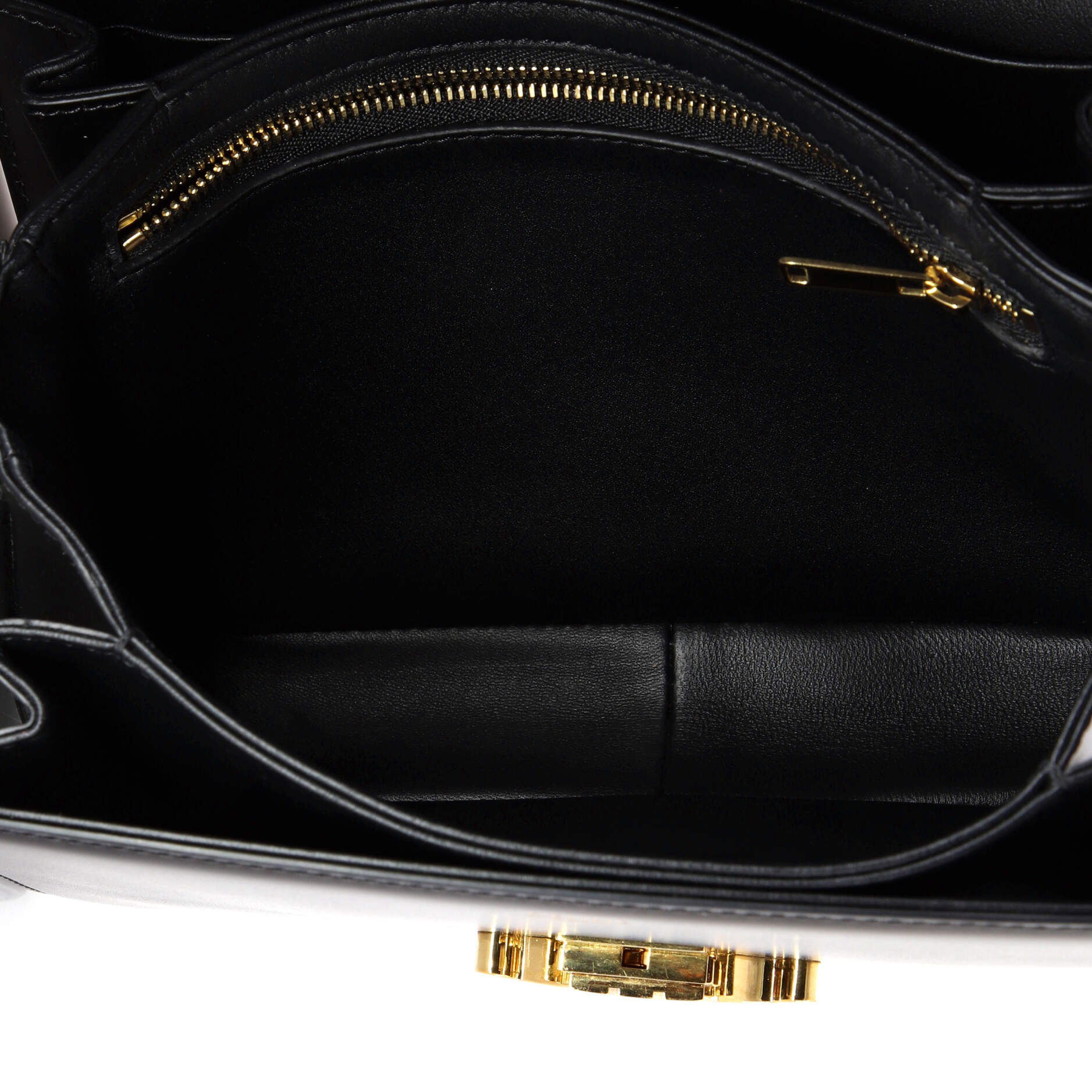 Triomphe Shoulder Bag Smooth Calfskin Medium