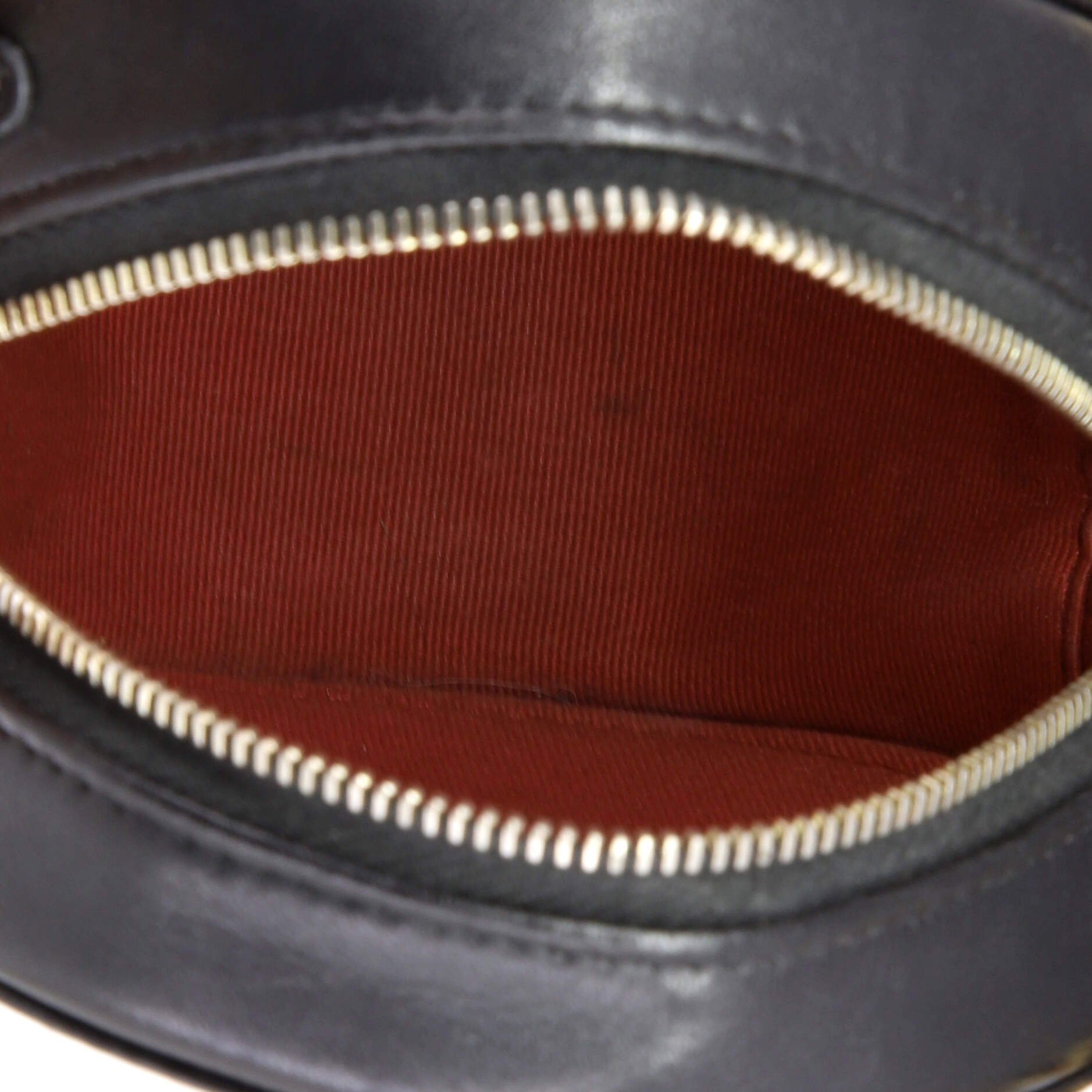 19 Round Clutch with Chain Quilted Leather