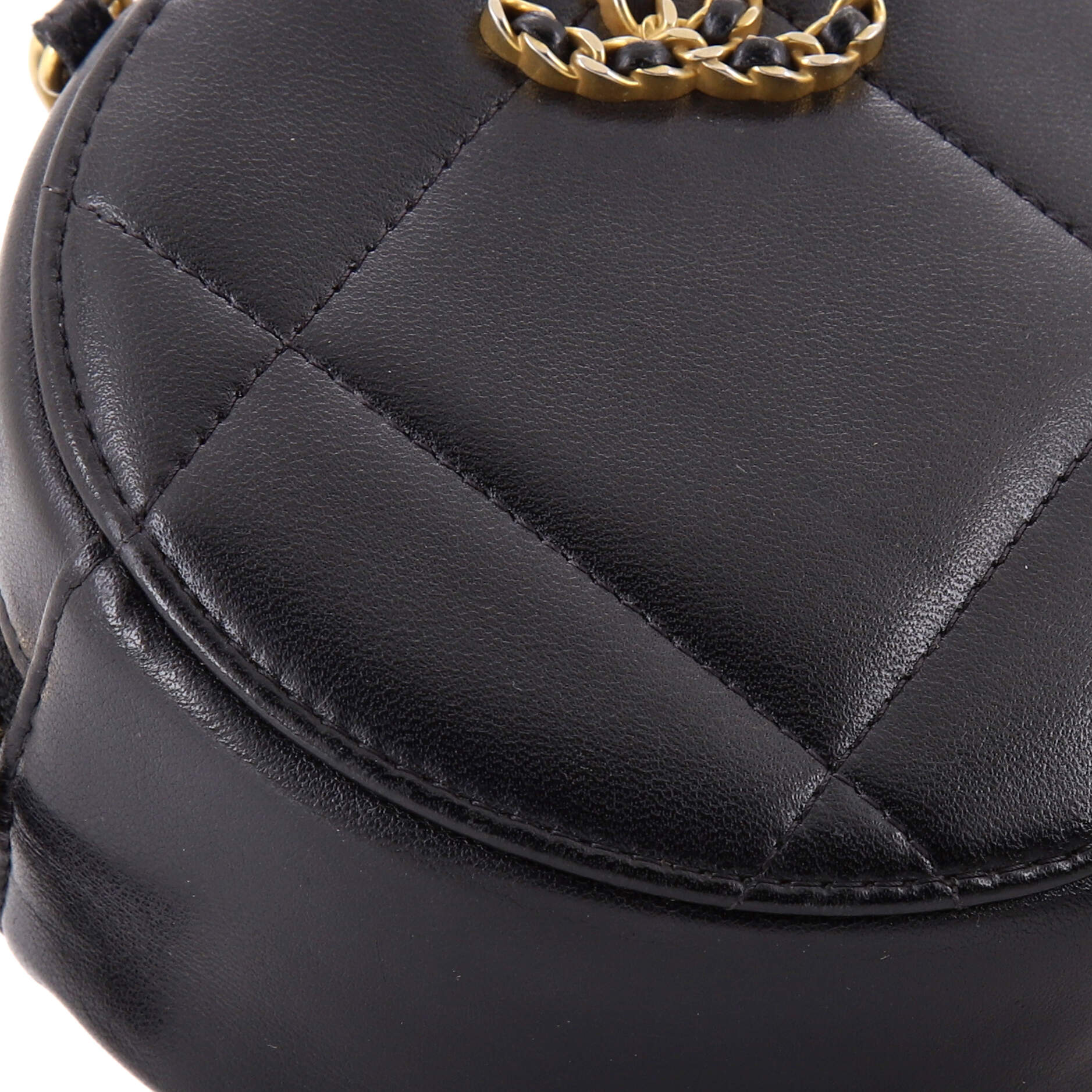 19 Round Clutch with Chain Quilted Leather