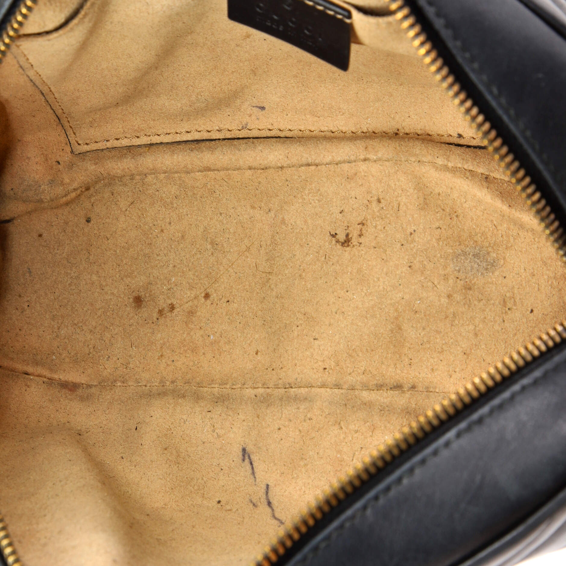 GG Marmont Shoulder Bag Matelasse Leather Small