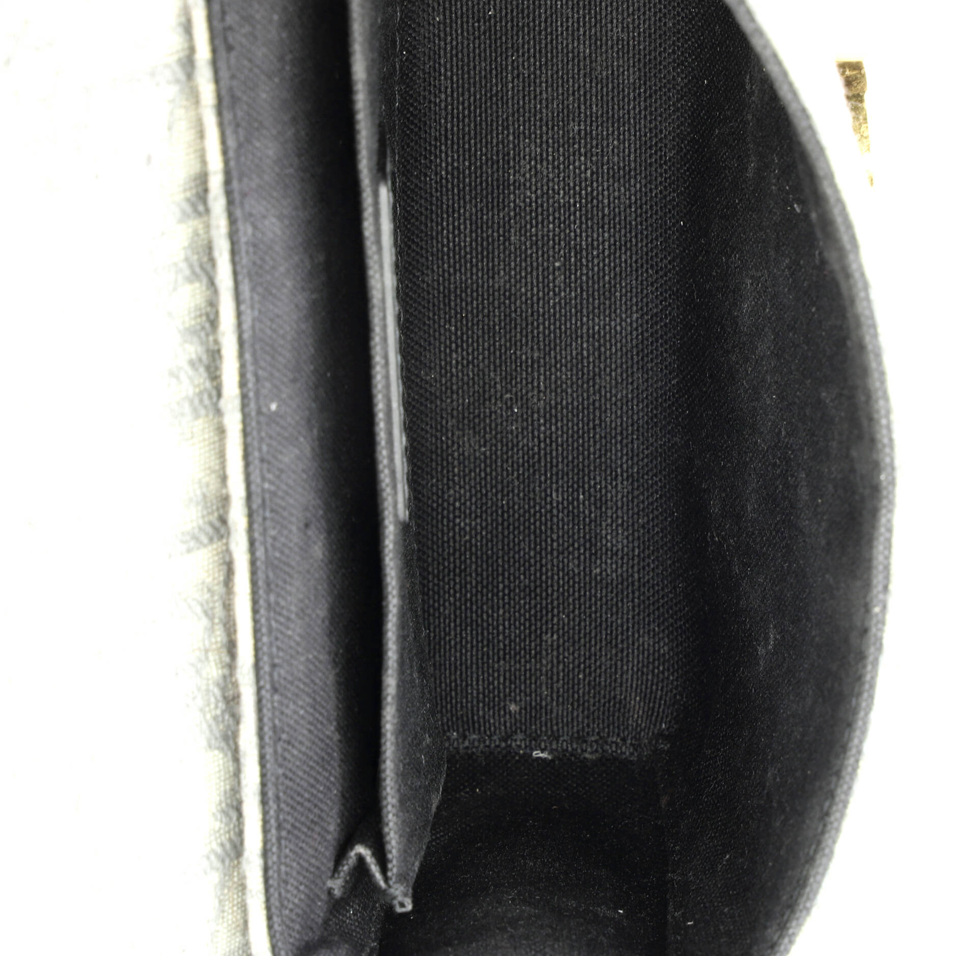 30 Montaigne Box Bag Oblique Canvas