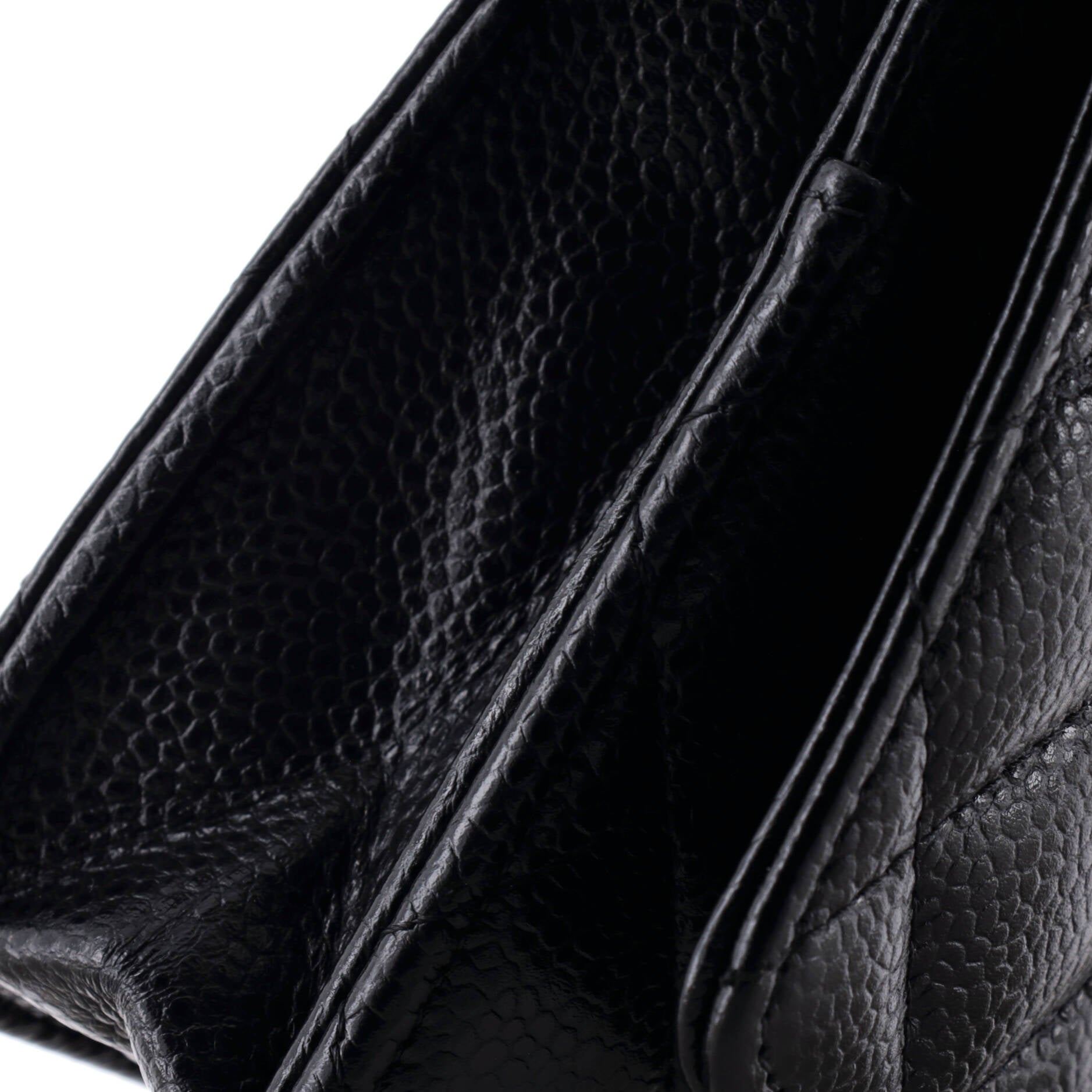 Wallet on Chain Quilted Caviar