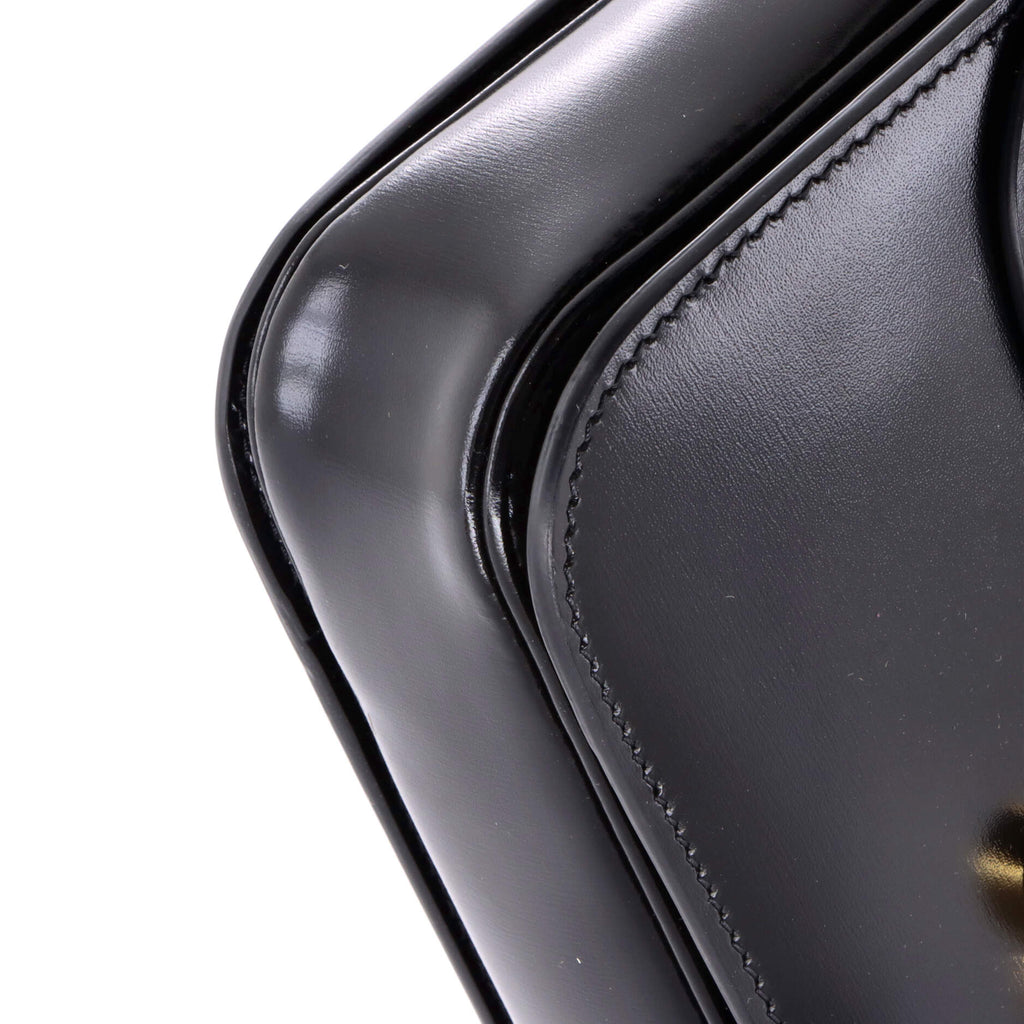 Triomphe Shoulder Bag Smooth Calfskin Medium