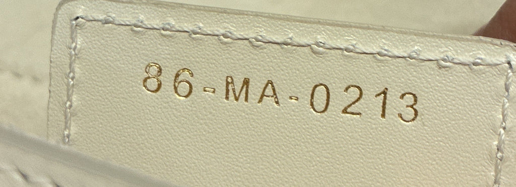 30 Montaigne Avenue Bag Leather