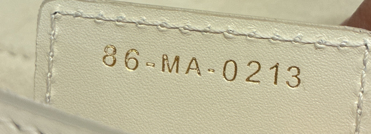 30 Montaigne Avenue Bag Leather