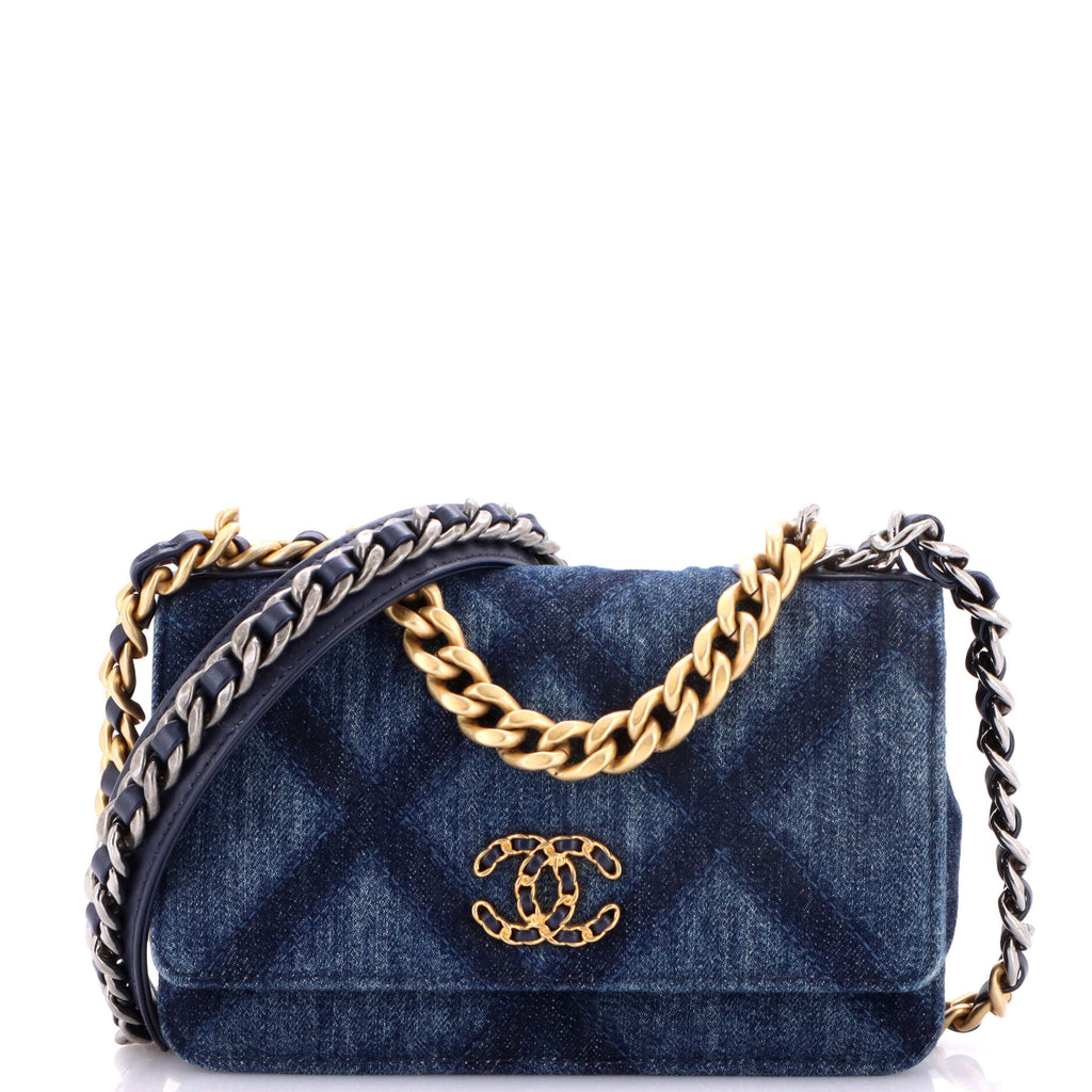 19 Wallet on Chain Quilted Denim