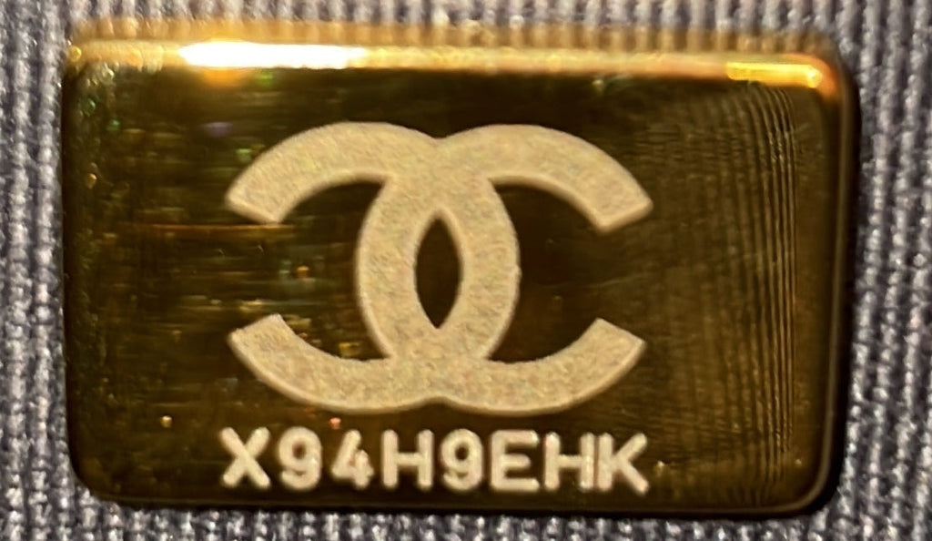 19 Wallet on Chain Quilted Denim