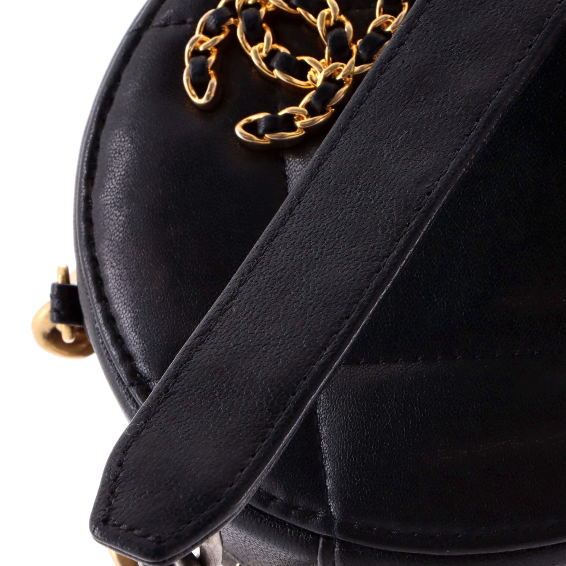 19 Round Clutch with Chain Quilted Leather