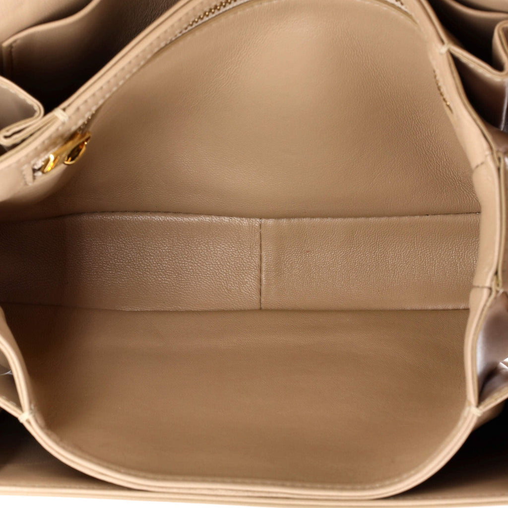 Triomphe Shoulder Bag Smooth Calfskin Medium