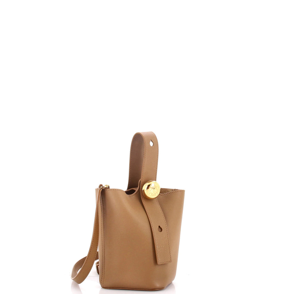 Pebble Bucket Bag Leather