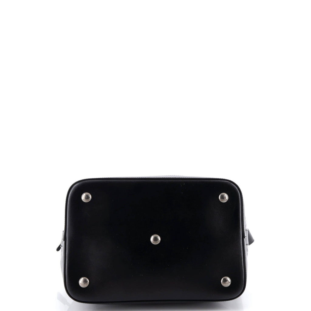 Le Monogramme Bucket Bag Monogram All Over Embossed Leather Medium