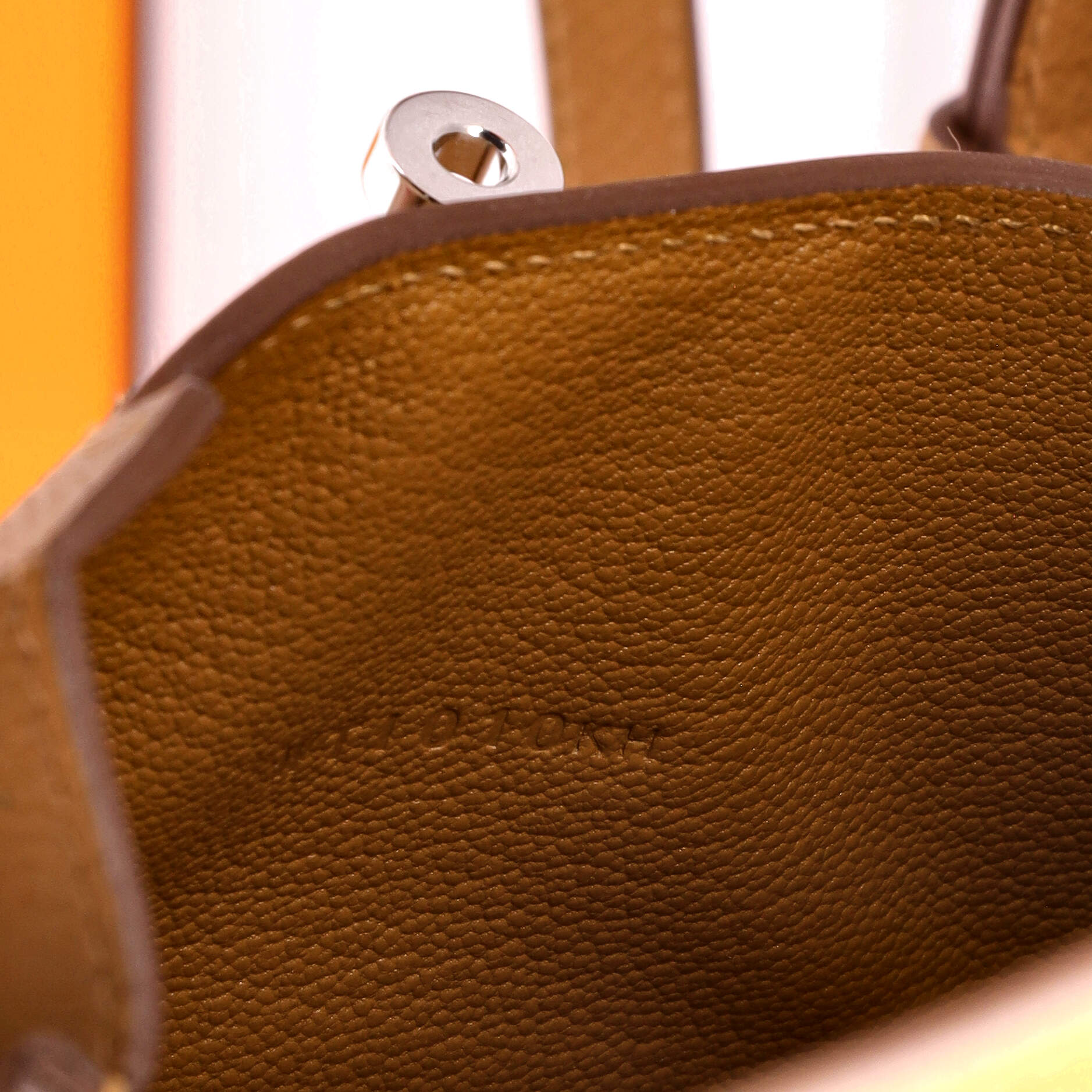 Kelly Multi Pocket To Go Pouch Epsom
