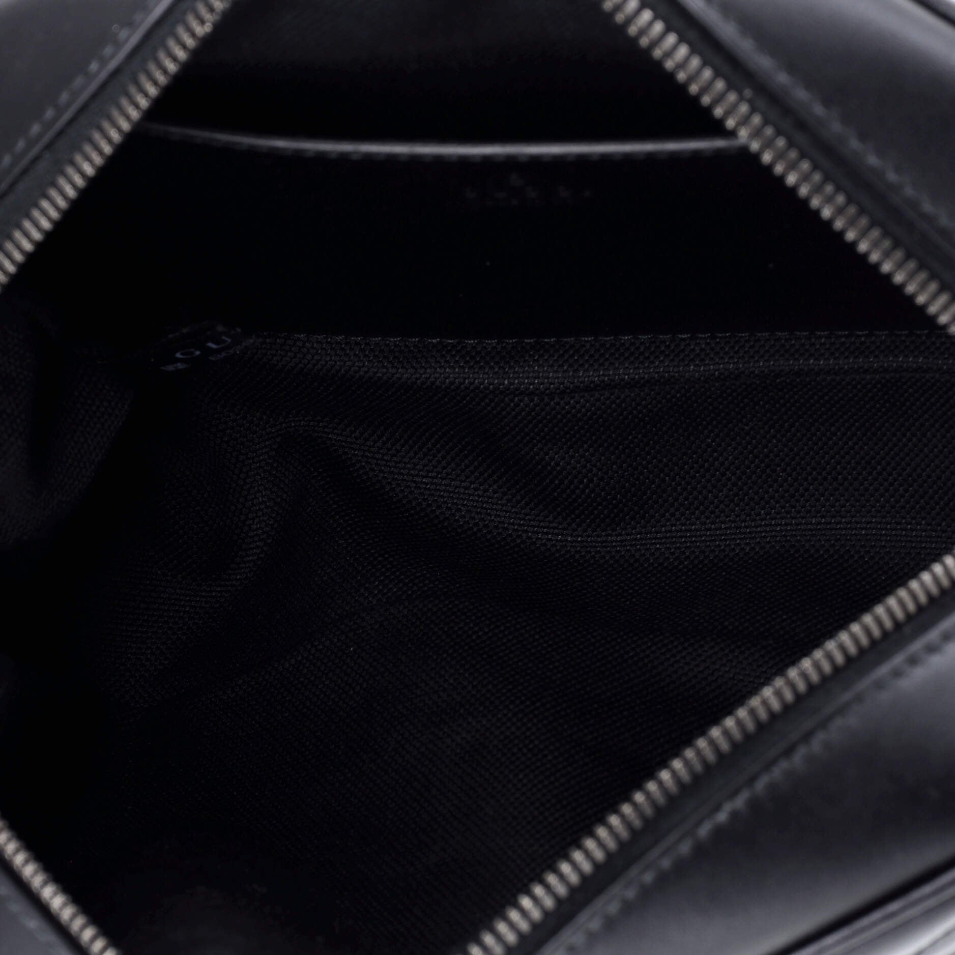 GG Marmont Monochrome Shoulder Bag Matelasse Leather Small